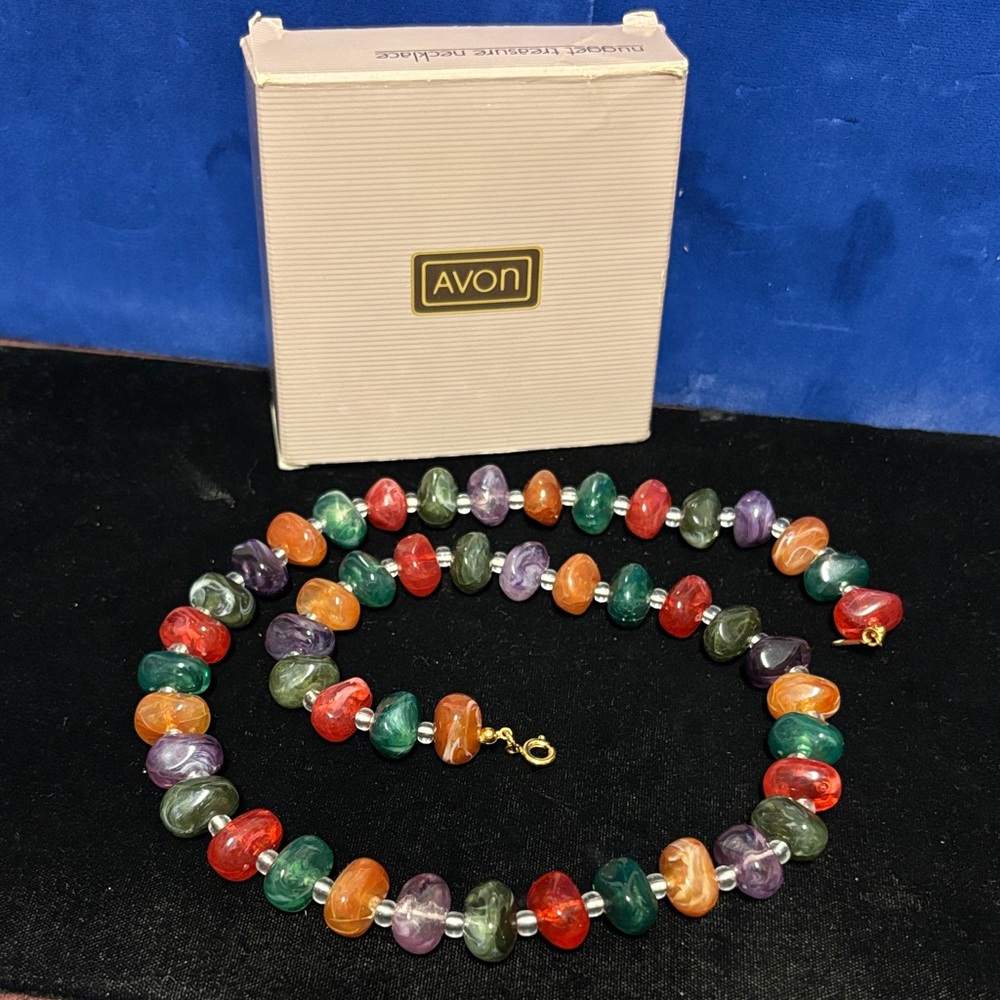 Avon Nugget Treasures Beaded Necklace with Gold Clasp